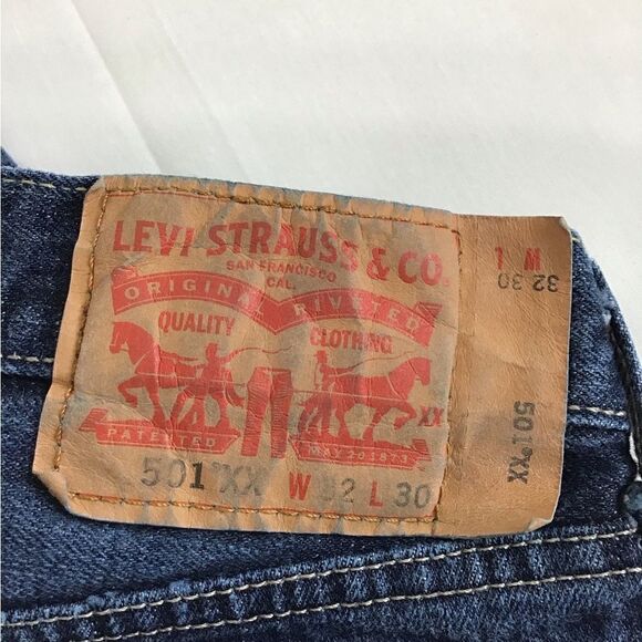 Levi’s 501 Button Fly Jeans Dark Wash Size 32 X 30 Unisex - Picture 5 of 11